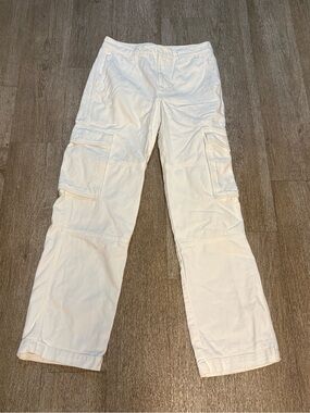ARITZIA TNA WHITE CARGO PANTS SIZE 6